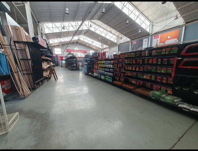 1,690M² WAREHOUSE FOR SALE IN ORMONDE